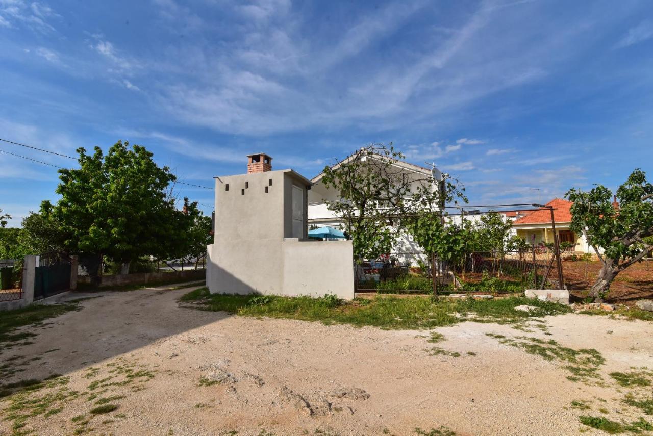 Nena Apartment Sukosan Bagian luar foto