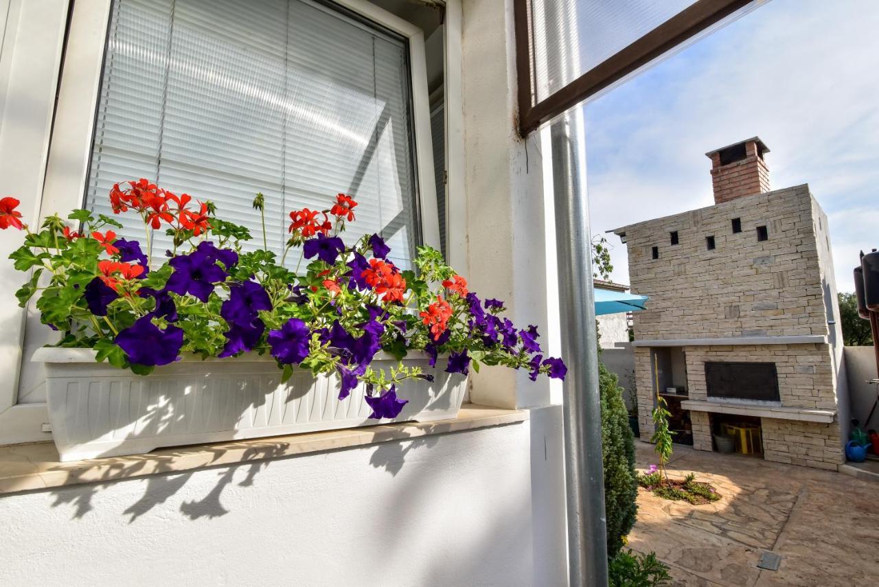 Nena Apartment Sukosan Bagian luar foto