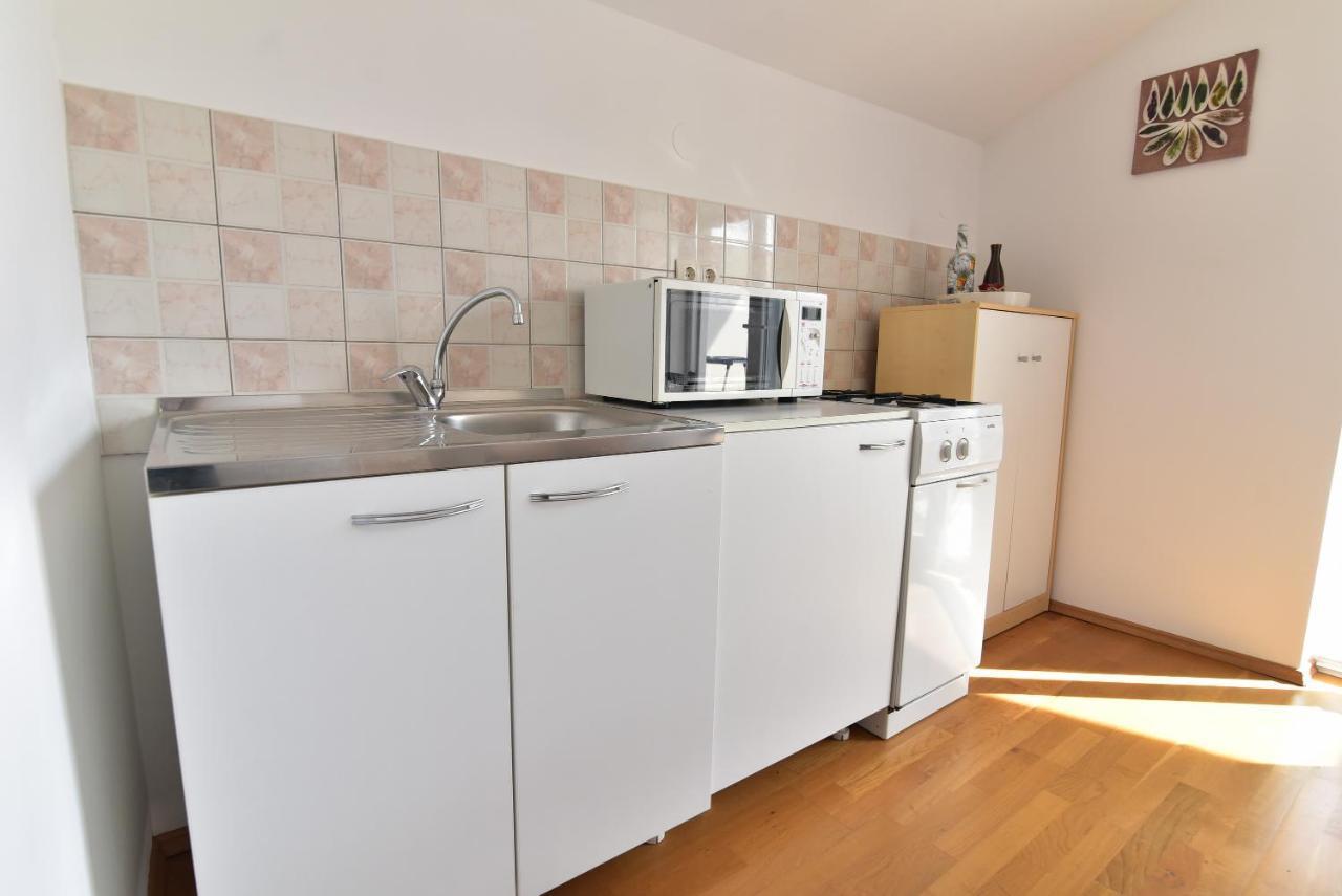 Nena Apartment Sukosan Bagian luar foto