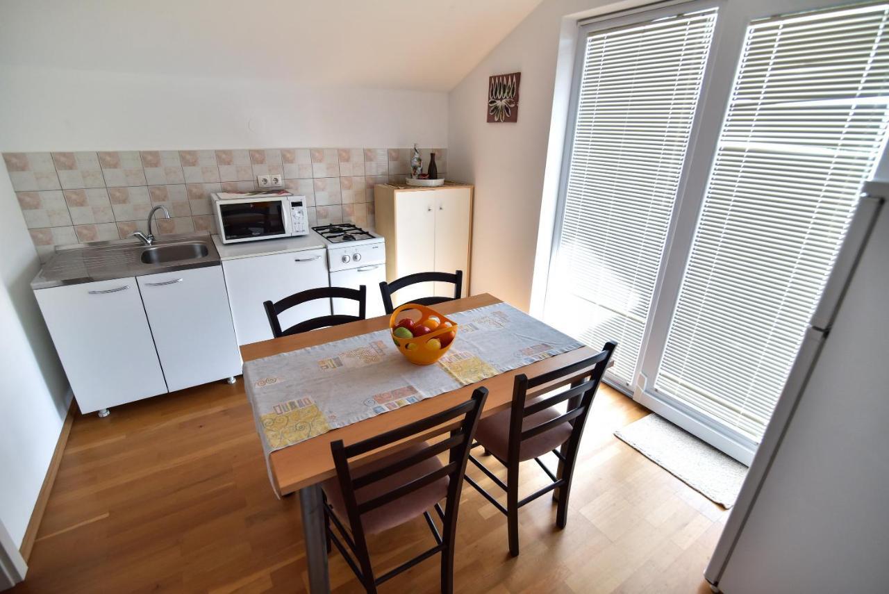 Nena Apartment Sukosan Bagian luar foto
