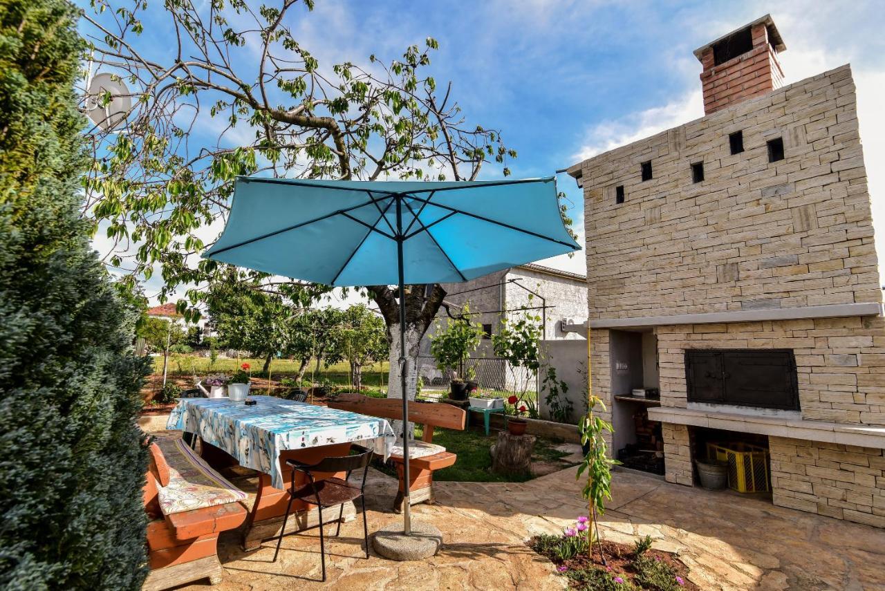 Nena Apartment Sukosan Bagian luar foto