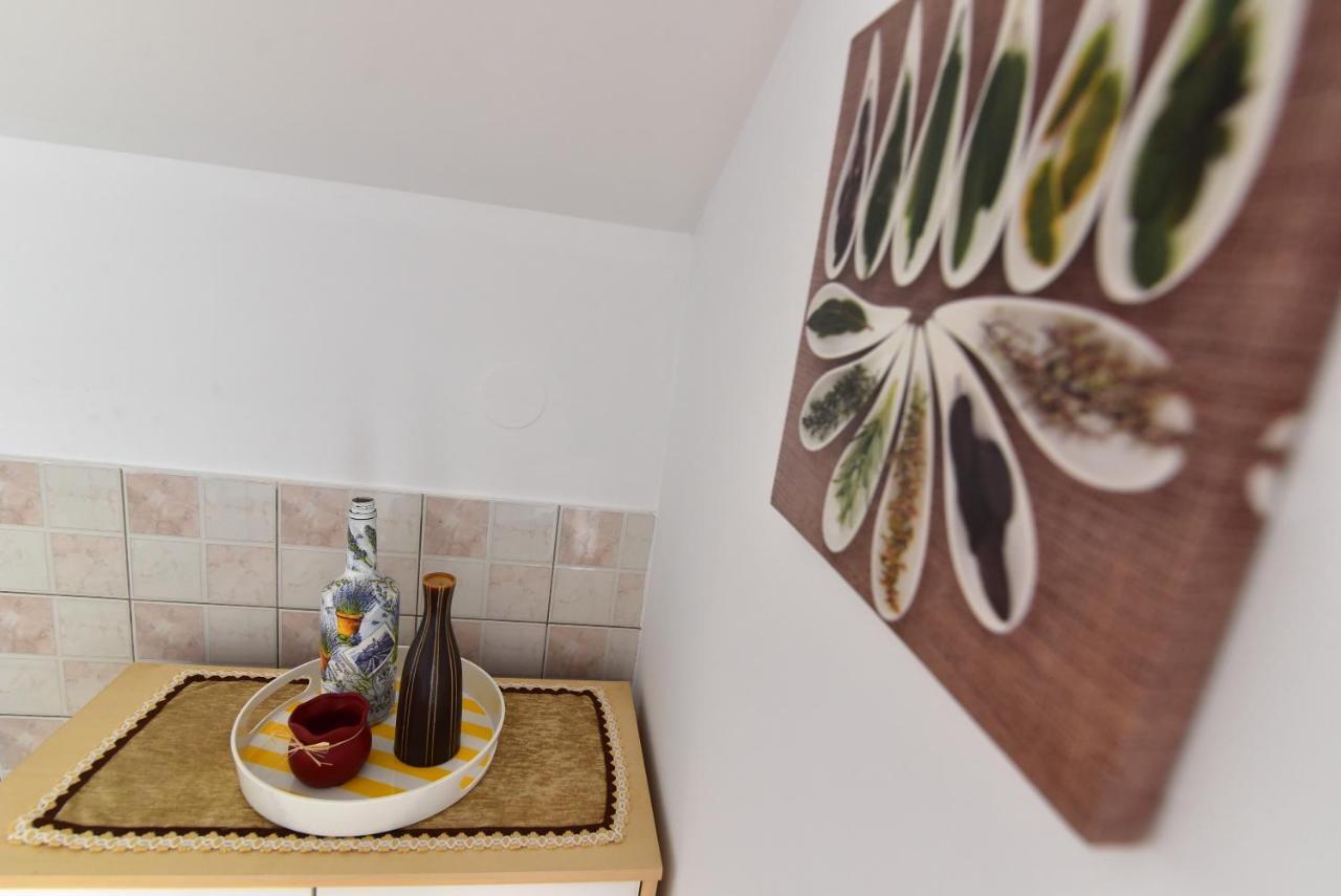 Nena Apartment Sukosan Bagian luar foto