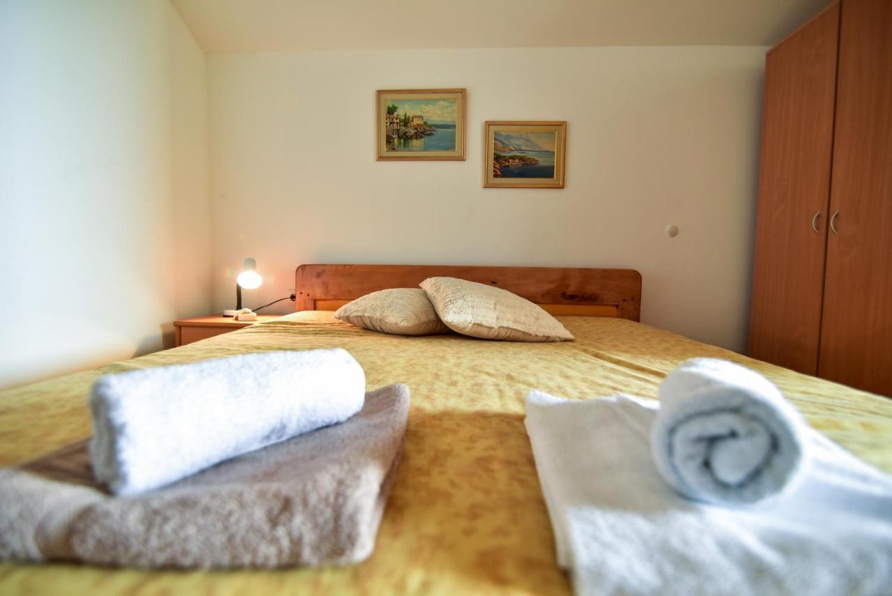 Nena Apartment Sukosan Bagian luar foto