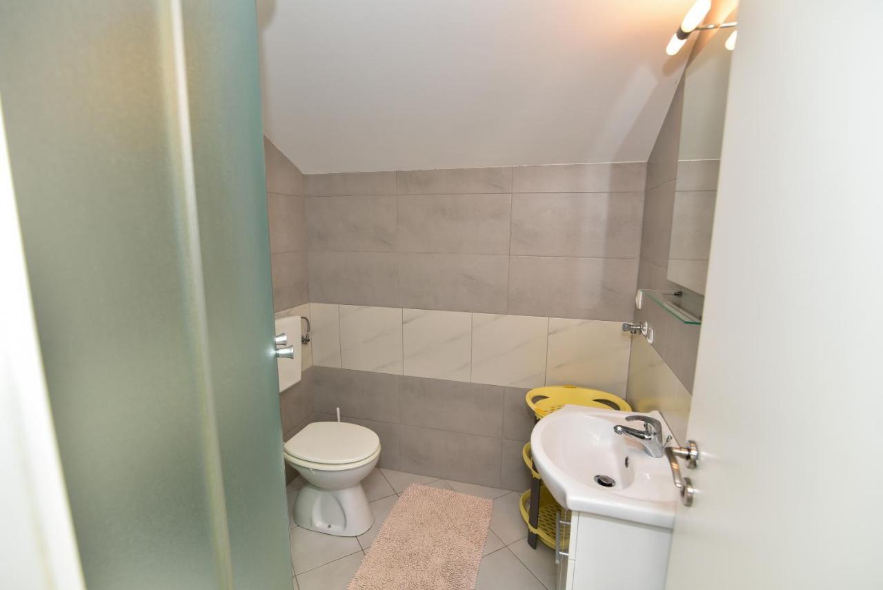 Nena Apartment Sukosan Bagian luar foto
