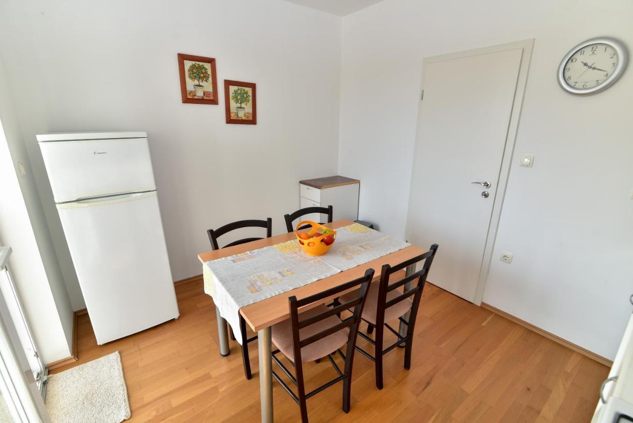 Nena Apartment Sukosan Bagian luar foto