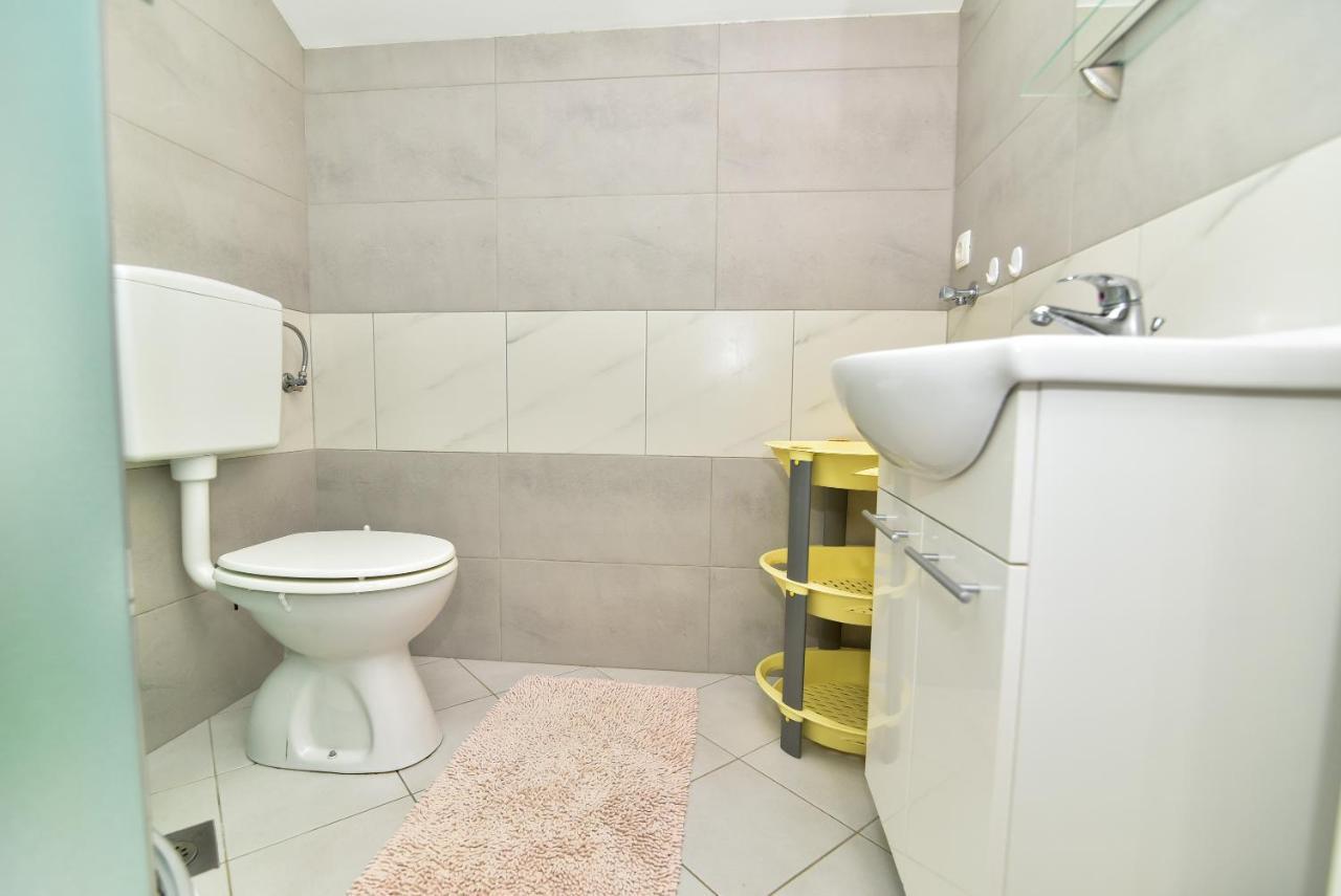 Nena Apartment Sukosan Bagian luar foto